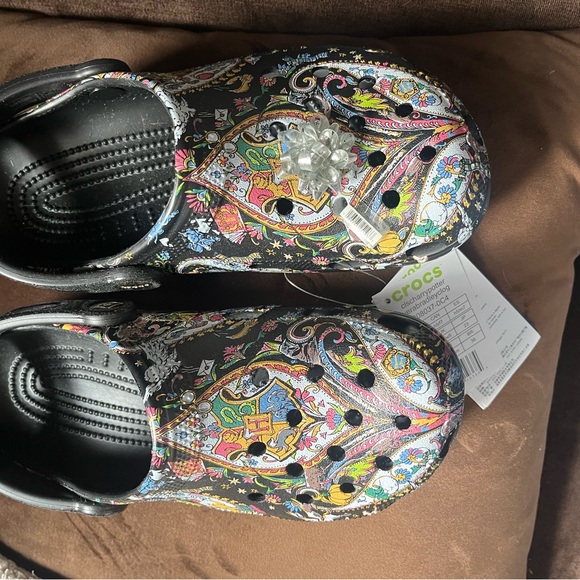 Harry Potter X Vera Bradley Paisley crocs w7m5 bnwt - Picture 2 of 3